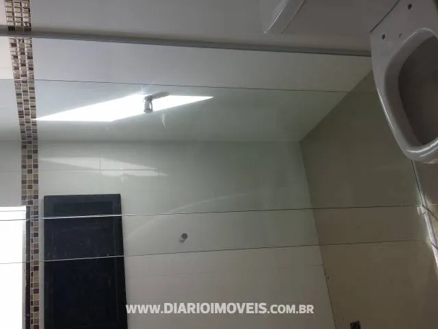 Casa à venda — foto 2 de 2