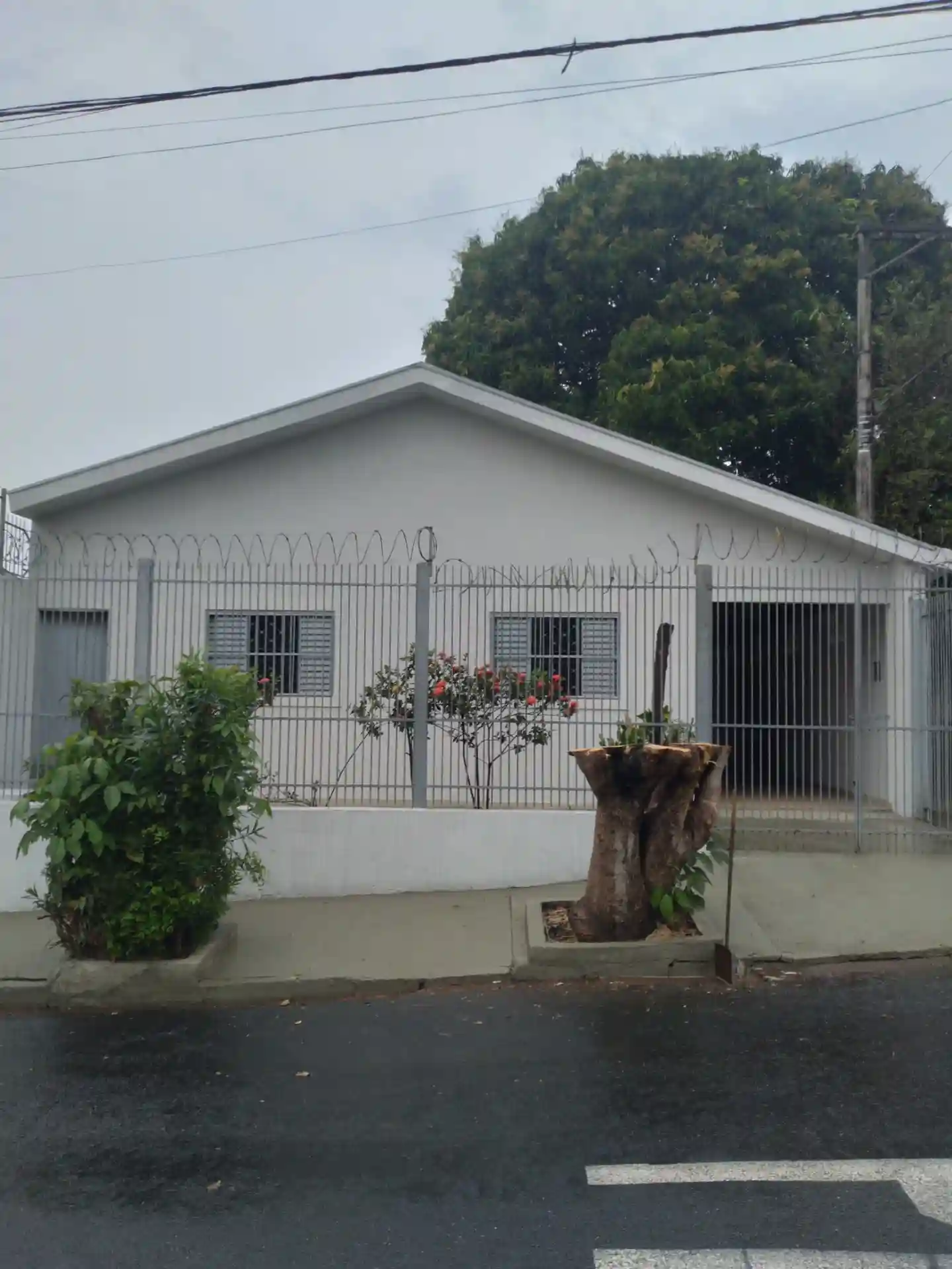 Casa com 3 quartos à venda, 200m² — foto 1 de 9