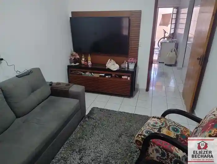 Casa com 3 quartos à venda, 70m² — foto 2 de 18