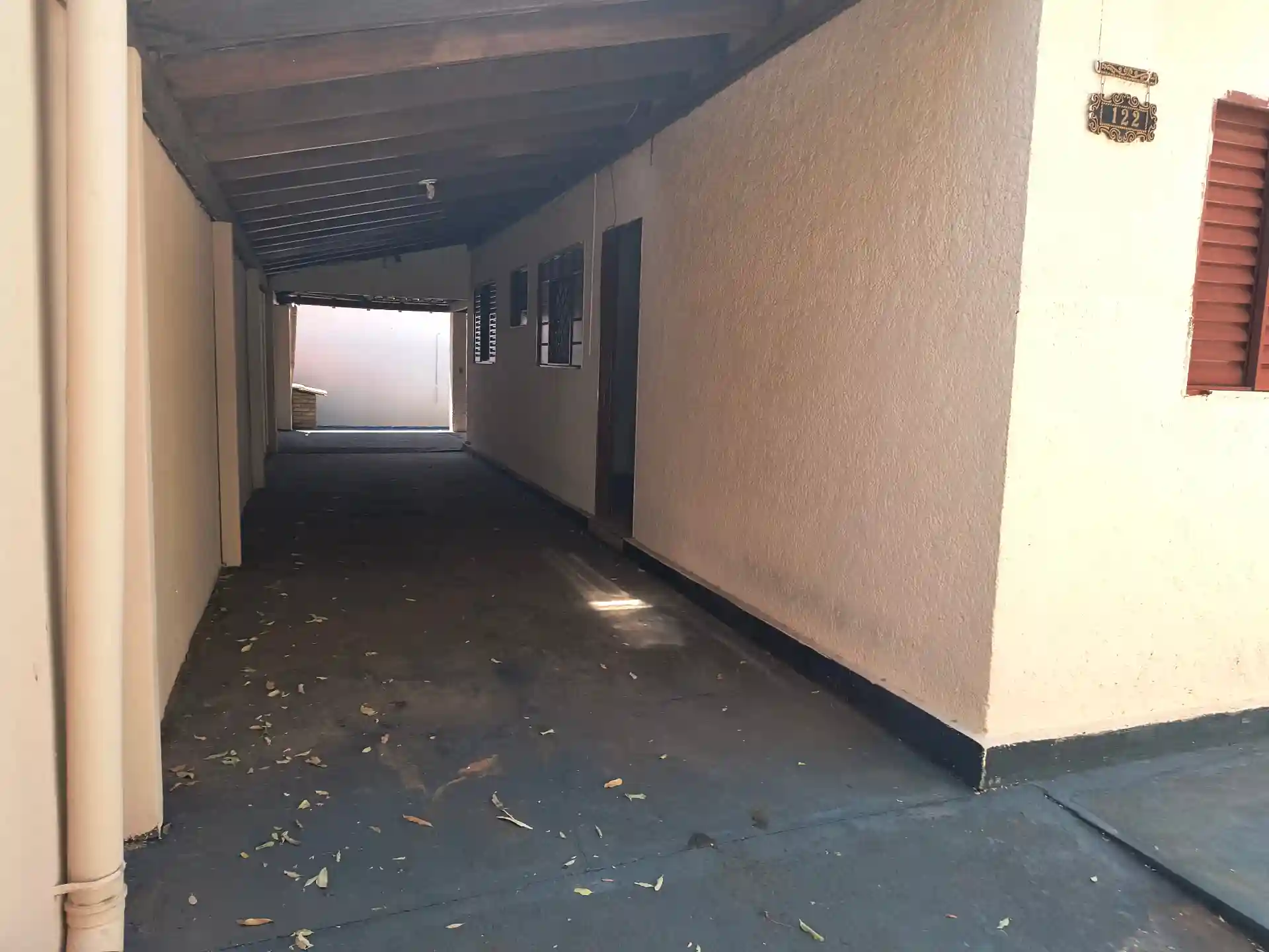 Casa com 3 quartos à venda, 275m² — foto 2 de 30