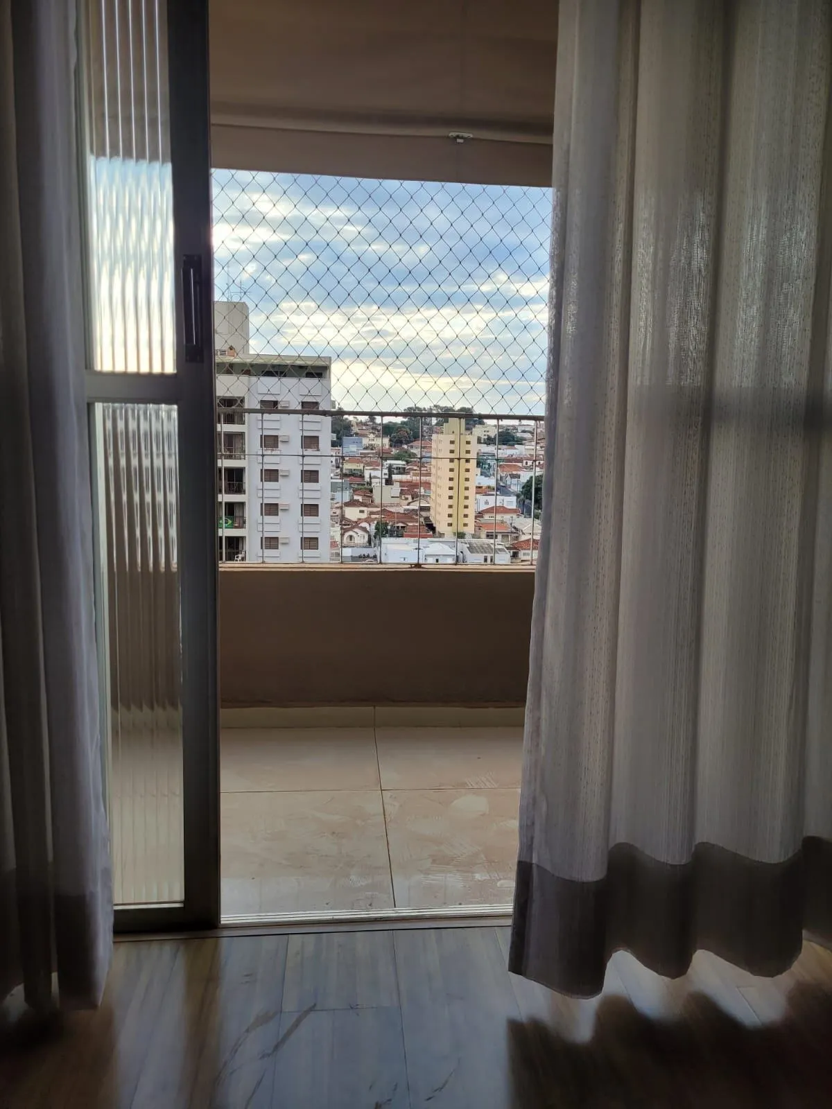 Apartamento com 3 quartos à venda, 140m² — foto 1 de 23