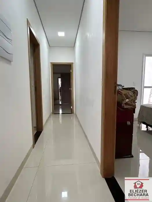Casa com 3 quartos à venda, 140m² — foto 2 de 9