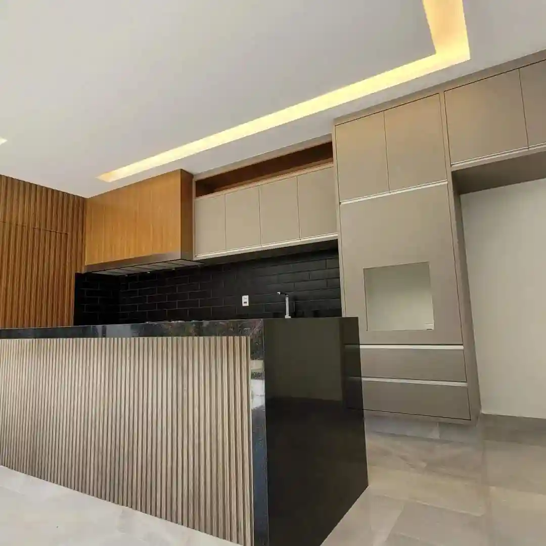 Casa de Condomínio com 3 quartos à venda, 498m² — foto 3 de 4