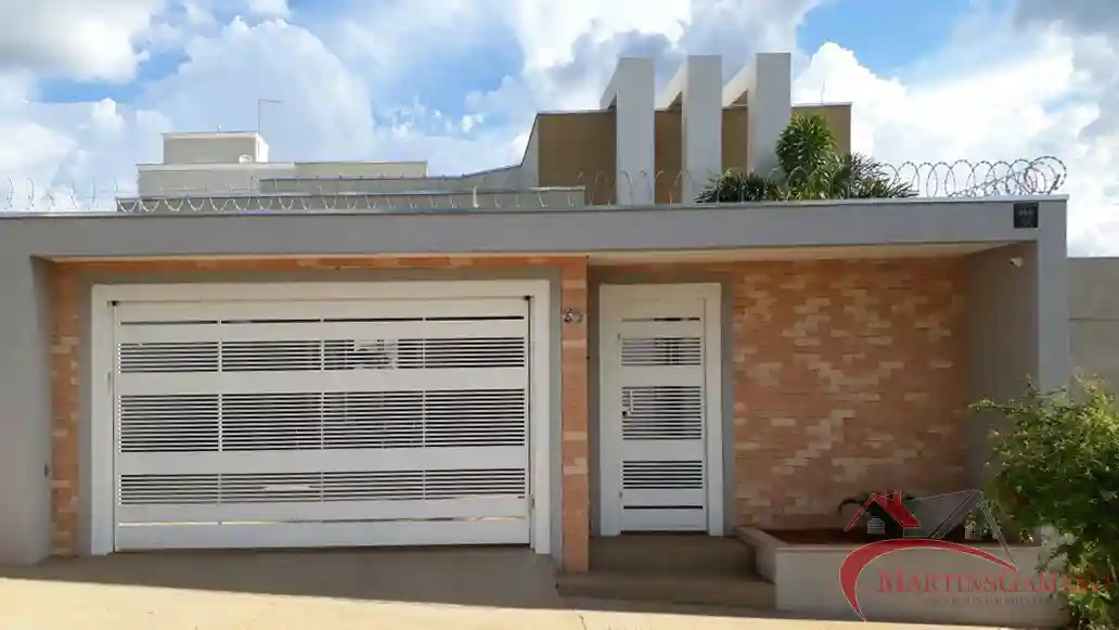 Casa à venda — foto 2 de 11