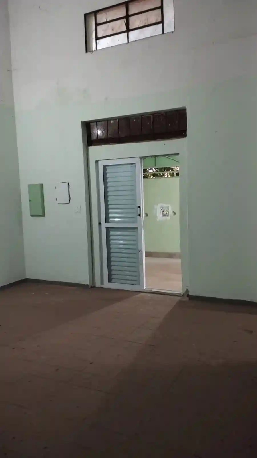 Galpão / Depósito / Armazém com 2 quartos para aluguel, 110m² — foto 15 de 18