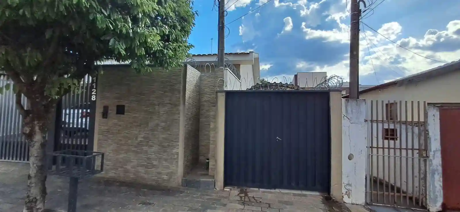 Casa com 3 quartos à venda, 360m² — foto 2 de 14