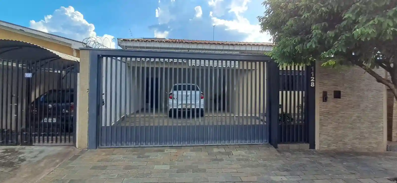 Casa com 3 quartos à venda, 360m² — foto 1 de 14