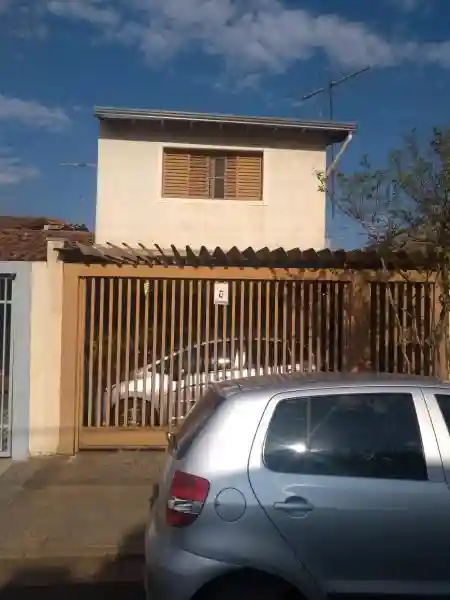Sobrado à venda — foto 1 de 7