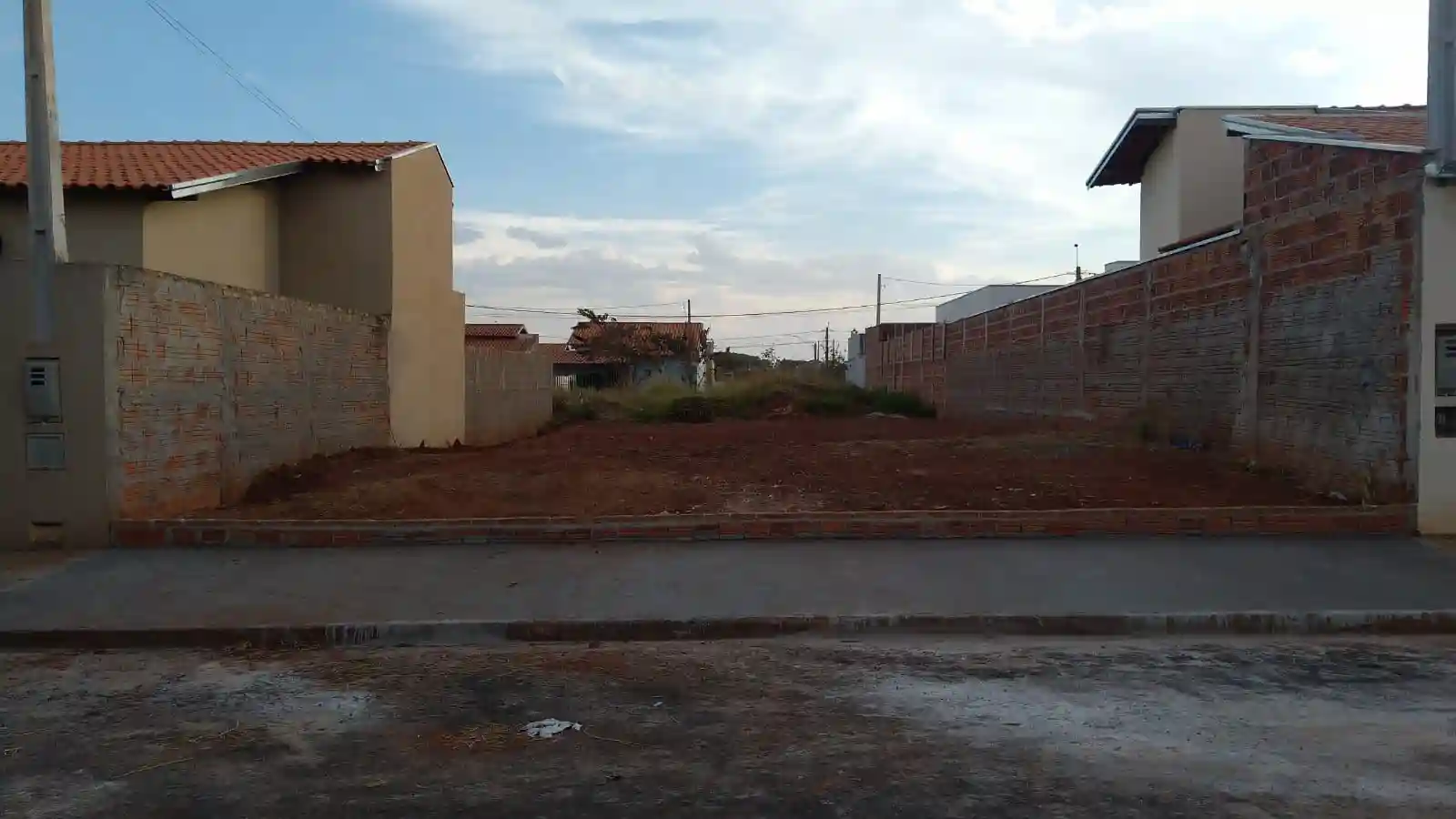 Terreno / Lote / Condomínio  à venda, 200m² — foto 2 de 6