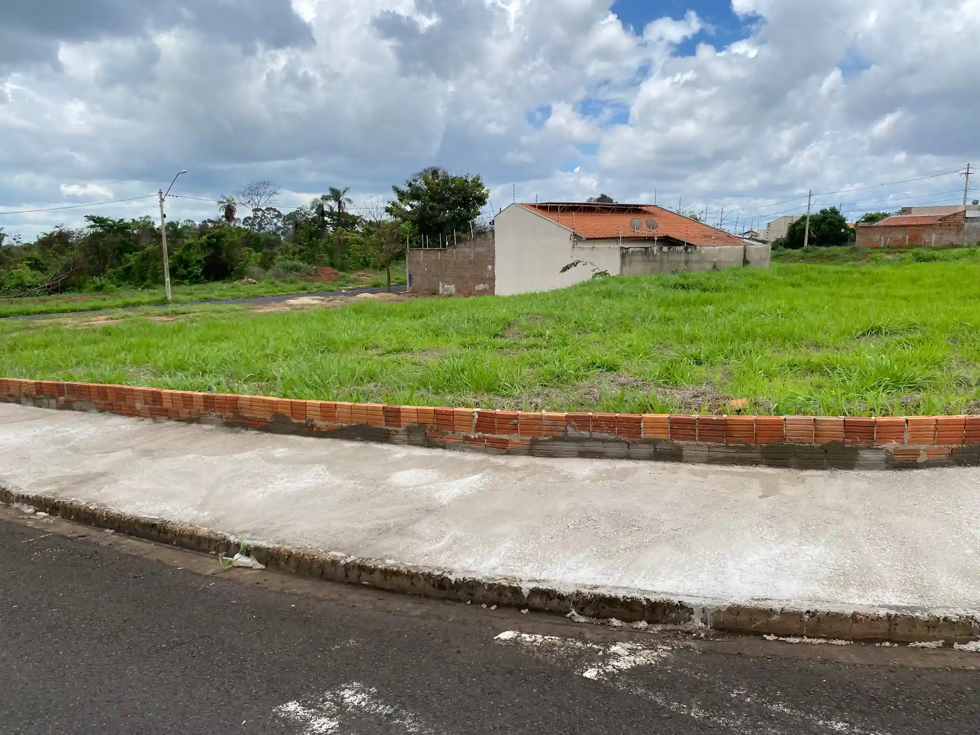 Terreno / Lote / Condomínio  à venda, 337m² — foto 2 de 8