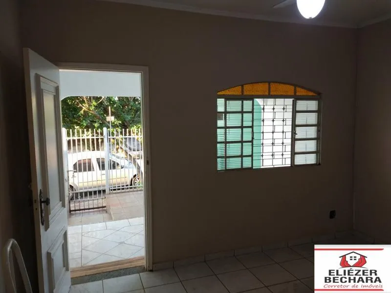 Casa à venda — foto 6 de 8