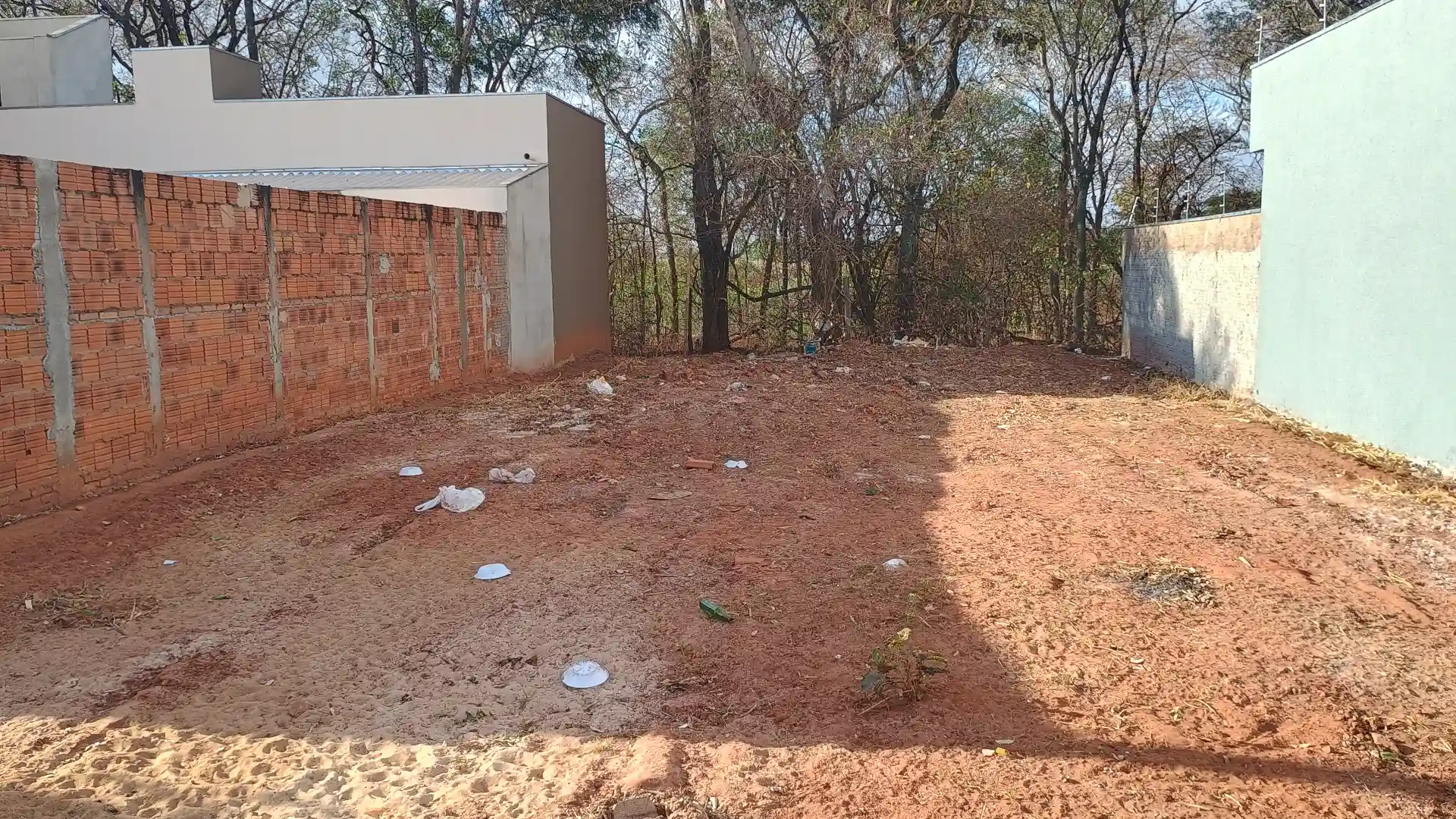 Terreno / Lote / Condomínio  à venda, 200m² — foto 2 de 2