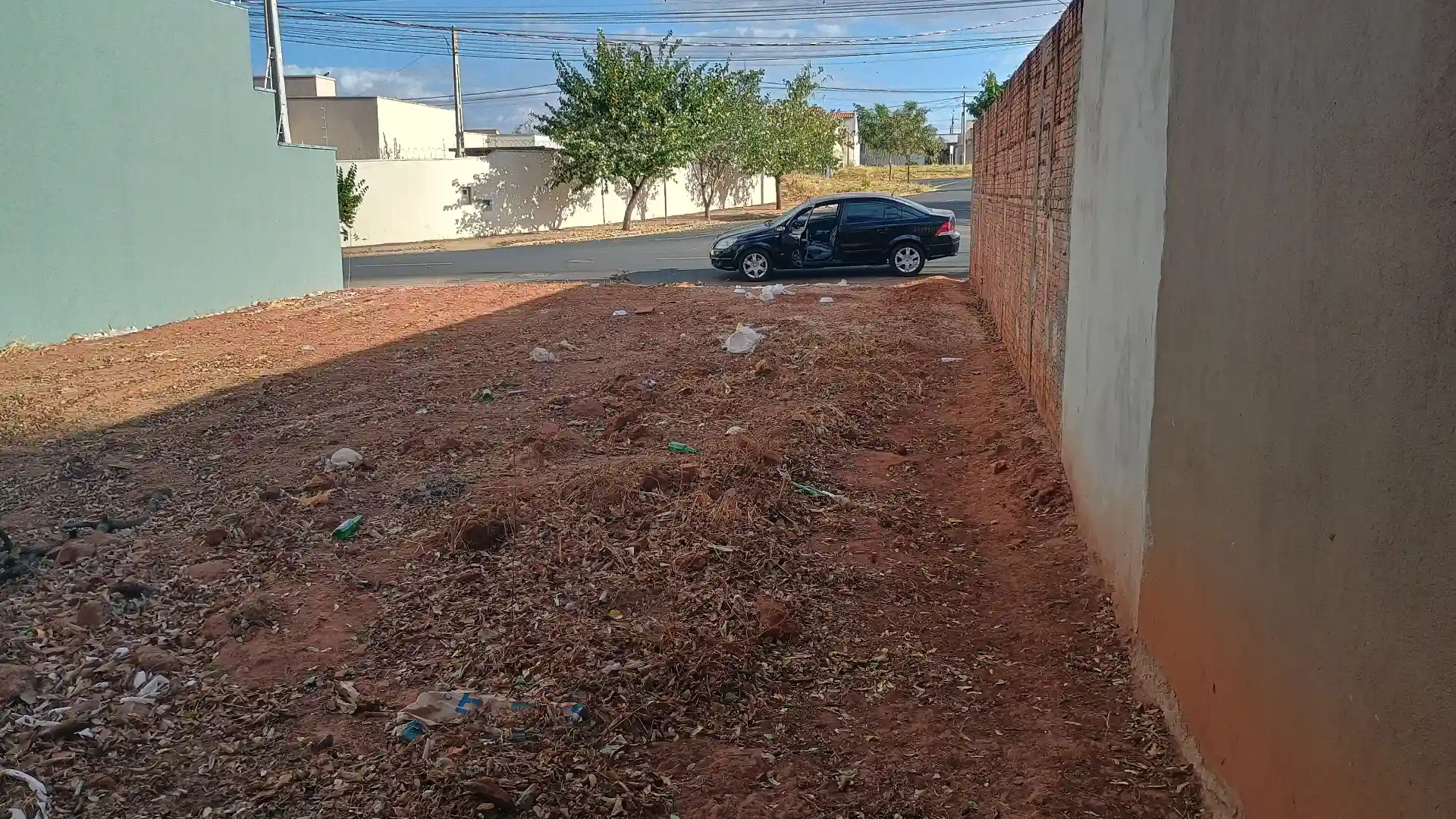 Terreno / Lote / Condomínio  à venda, 200m² — foto 1 de 2