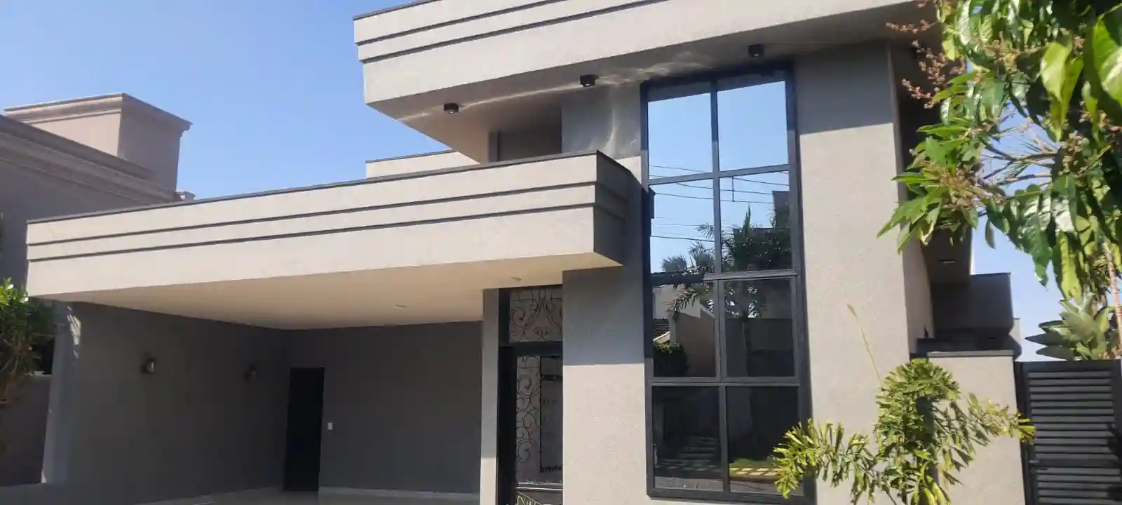 Casa de Condomínio com 3 quartos à venda, 217m² — foto 2 de 18