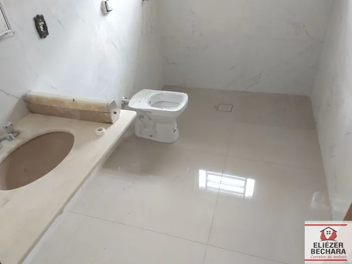 Casa à venda — foto 1 de 8