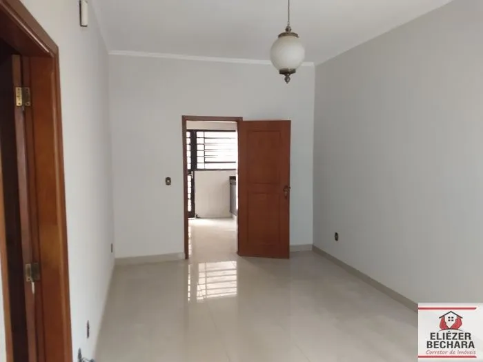 Casa à venda — foto 2 de 8