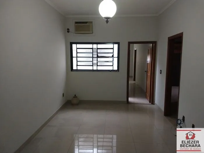 Casa à venda — foto 5 de 8