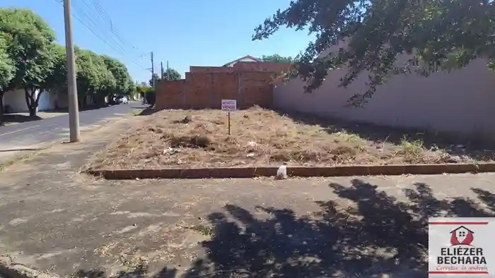 Terreno / Lote / Condomínio  à venda, 236m² — foto 1 de 4