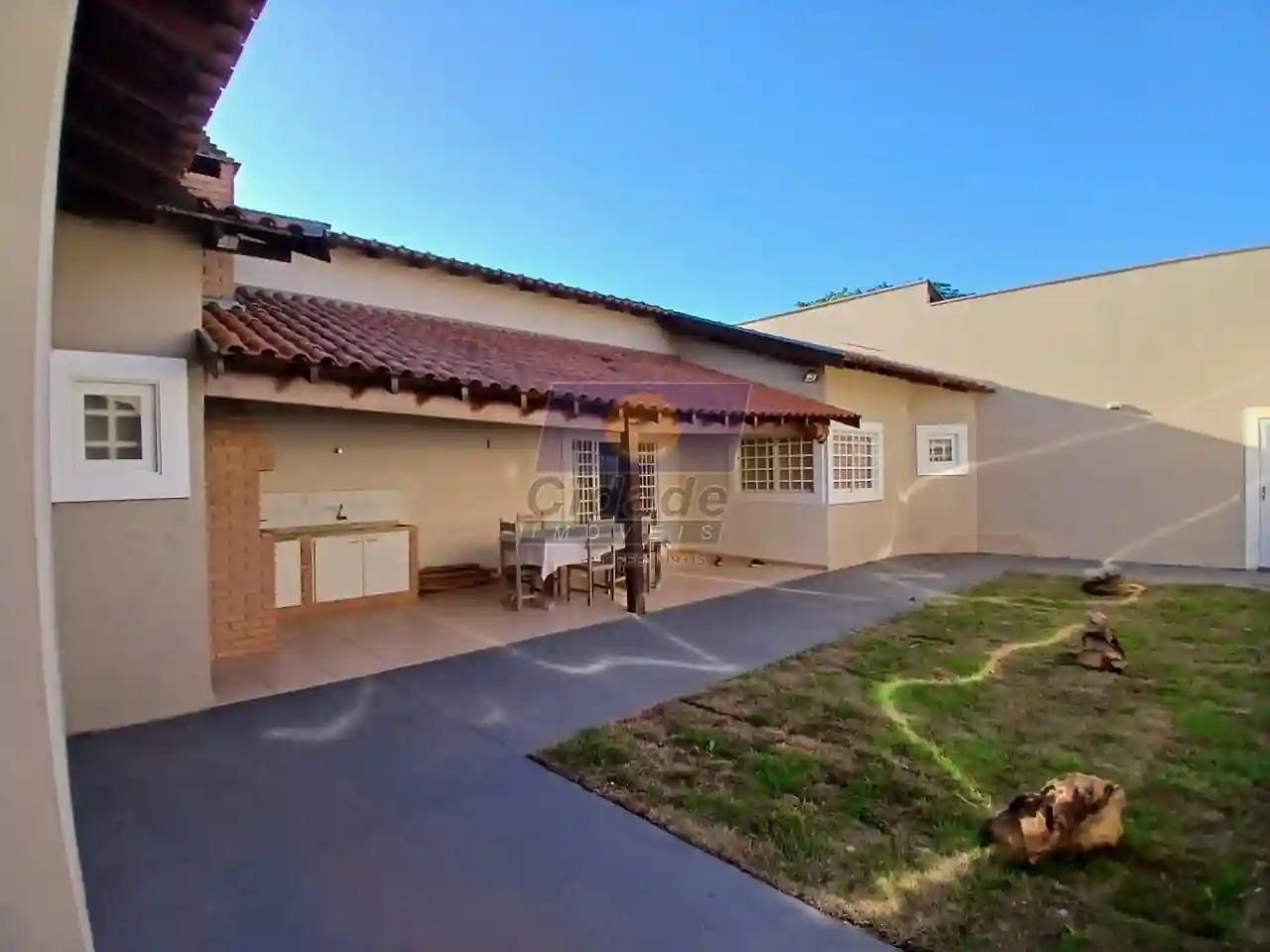 Casa com 3 quartos à venda, 210m² — foto 14 de 16