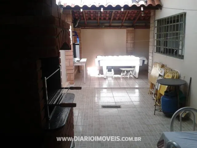 Casa à venda — foto 1 de 2