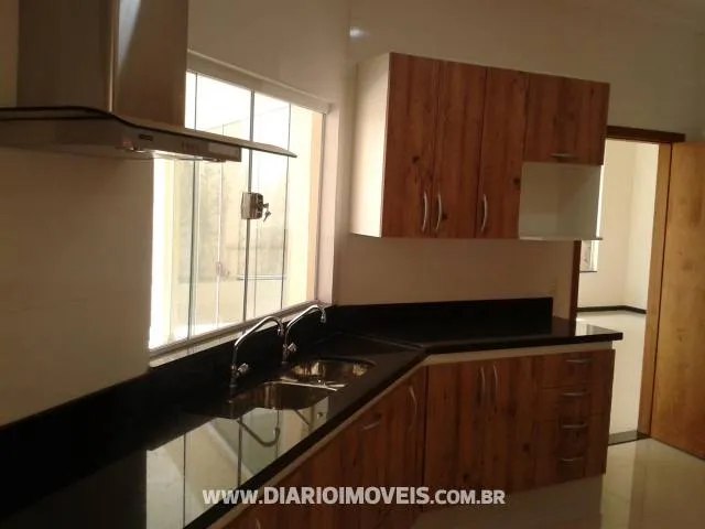 Casa de Condomínio à venda — foto 2 de 3