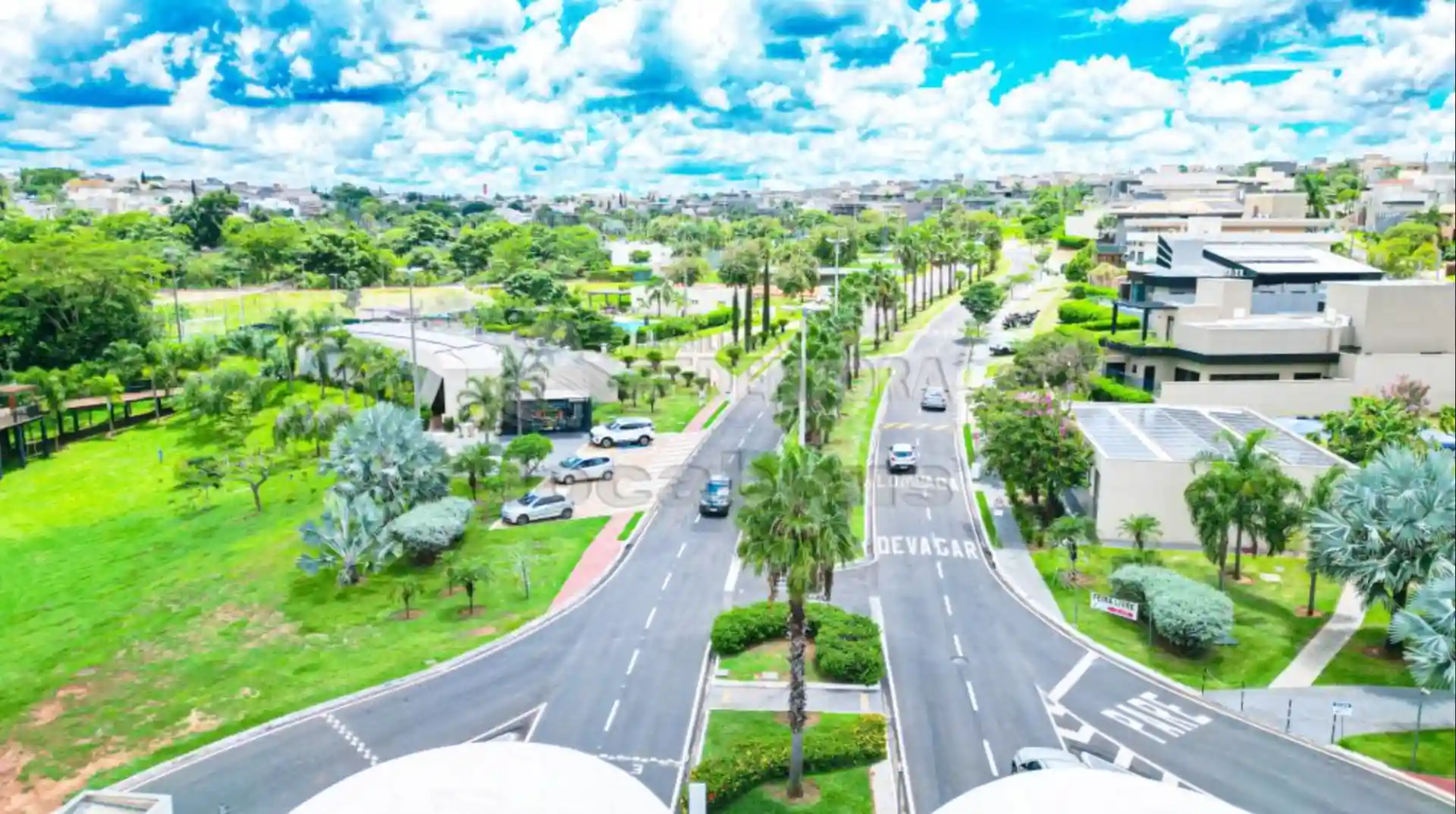 Terreno / Lote / Condomínio  à venda, 400m² — foto 1 de 15