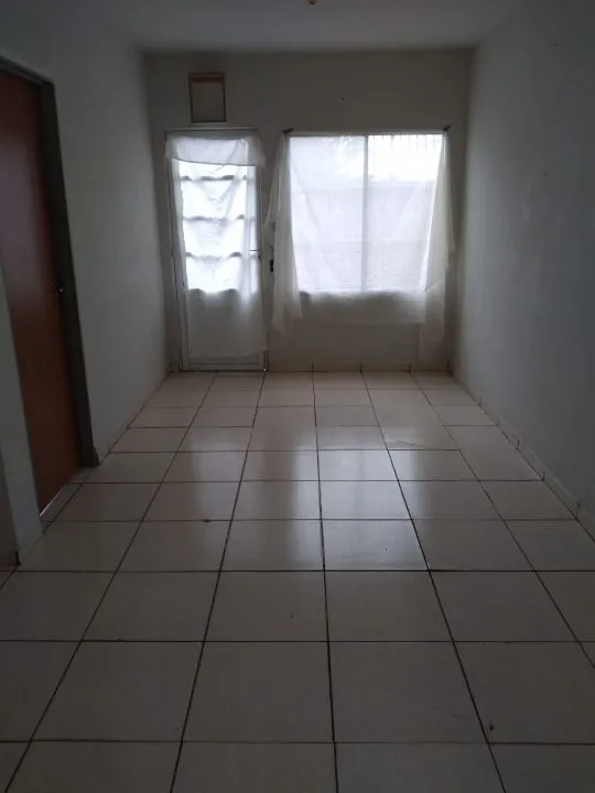 Casa à venda — foto 2 de 9