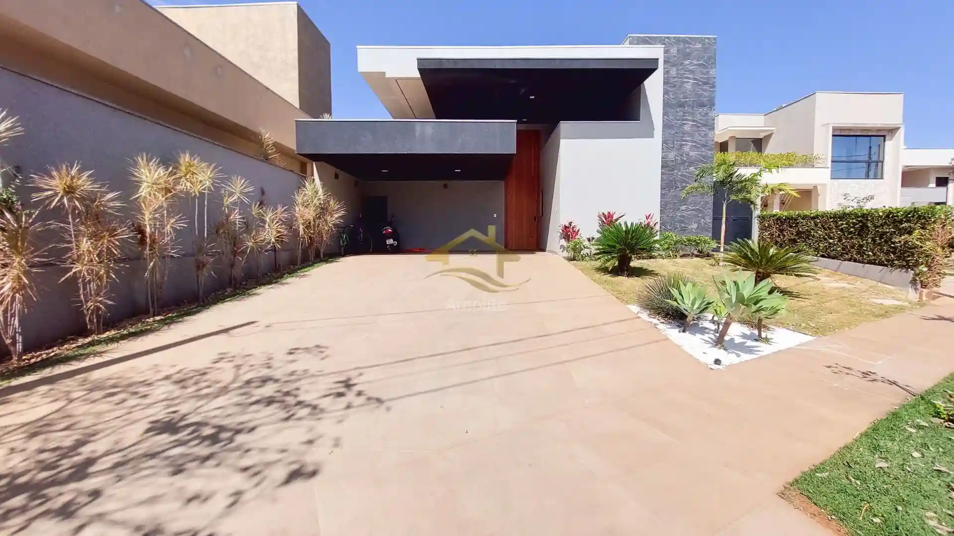 Casa de Condomínio com 3 quartos à venda, 220m² — foto 2 de 40