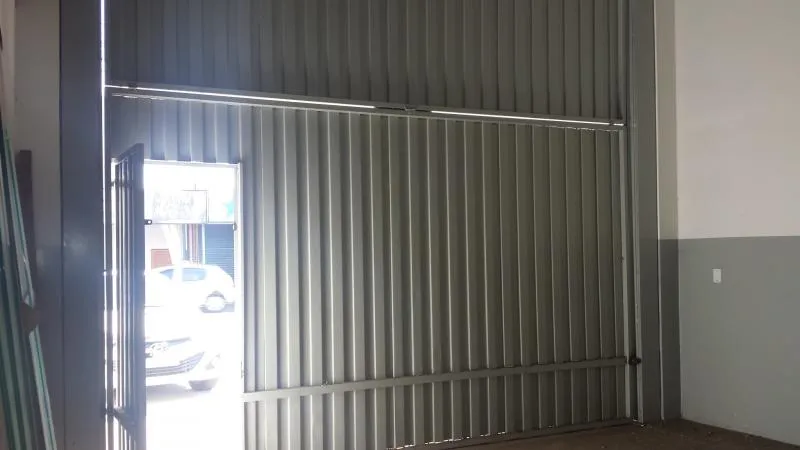 Loja / Salão / Ponto Comercial à venda — foto 2 de 2