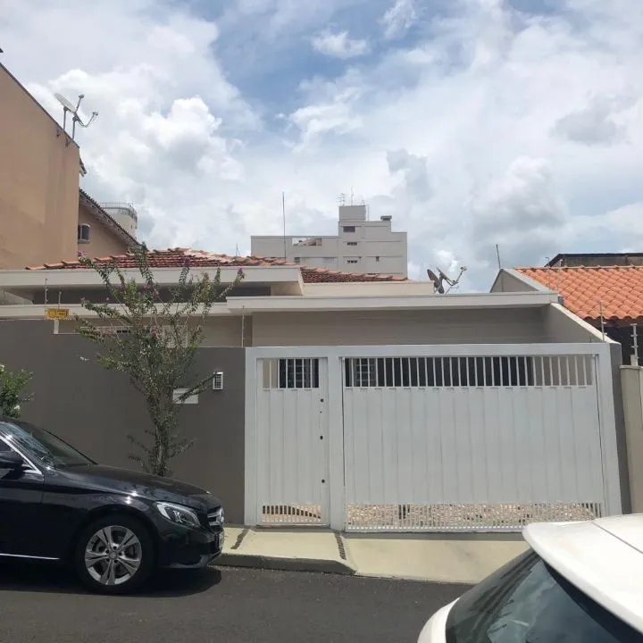 Casa à venda — foto 1 de 6