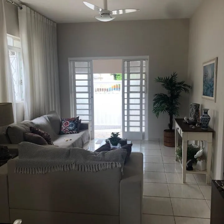 Casa à venda — foto 2 de 6