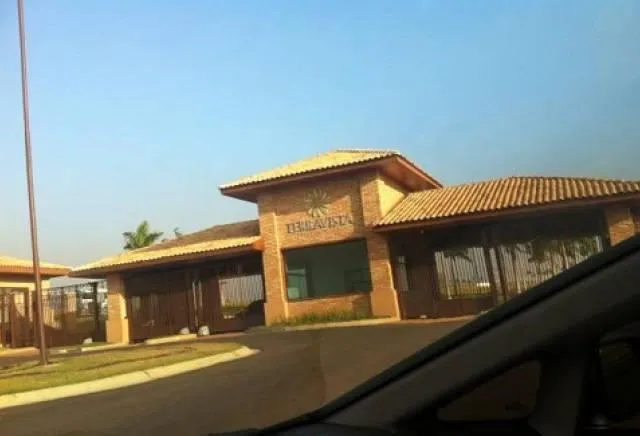 Terreno / Lote / Condomínio à venda — foto 1 de 3