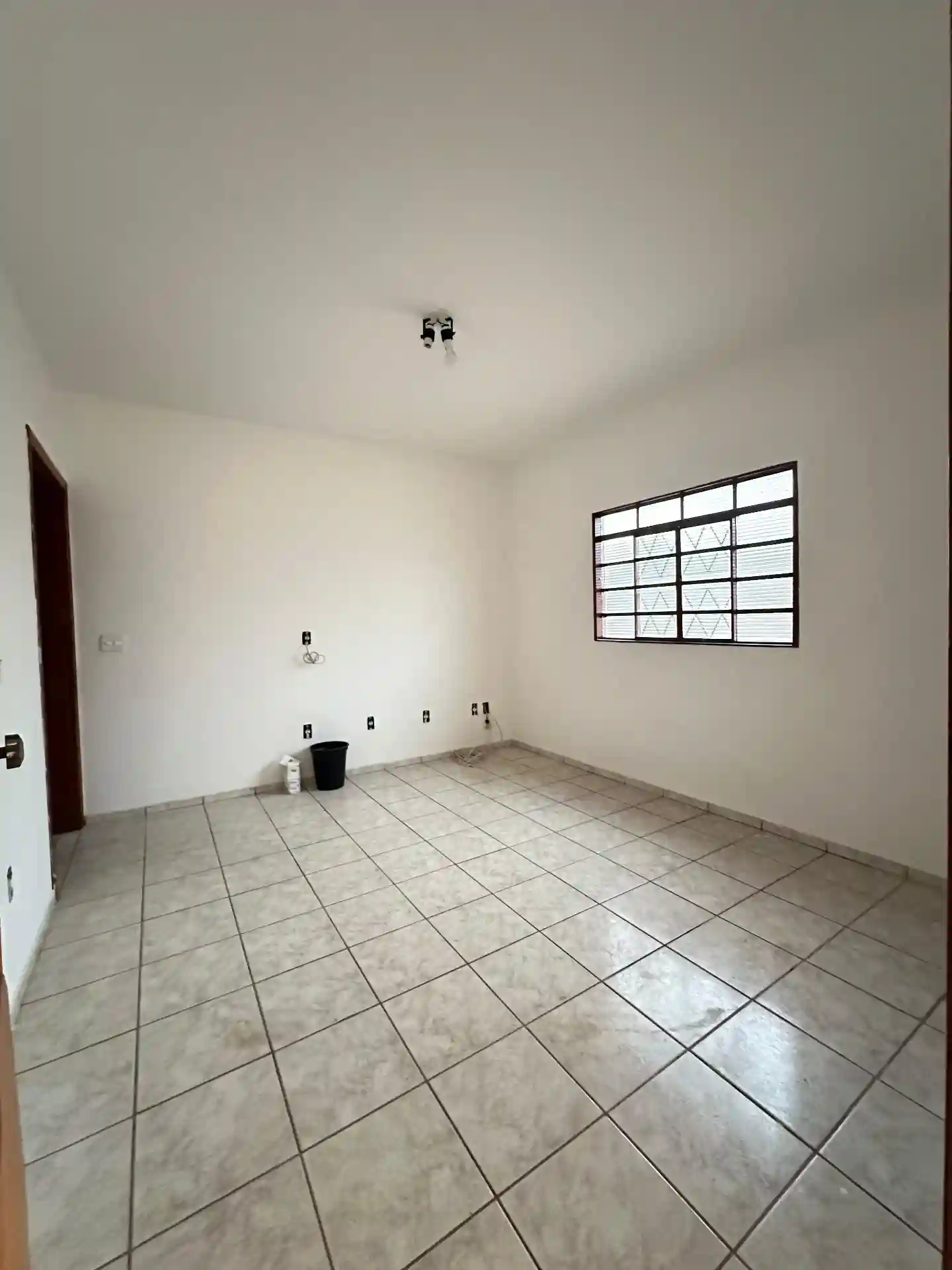 Casa com 3 quartos à venda, 114m² — foto 1 de 17
