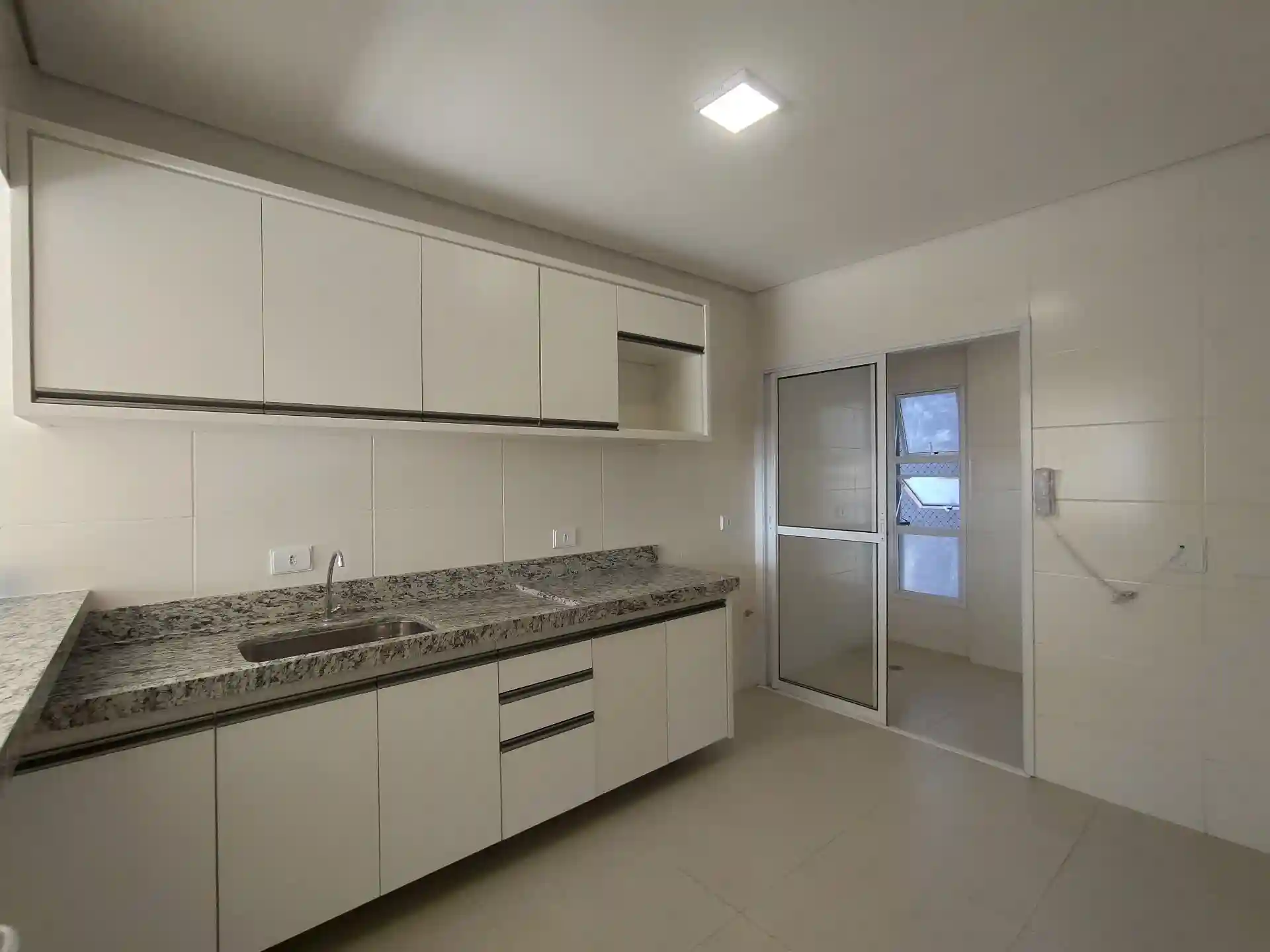 Apartamento com 2 quartos para aluguel, 76m² — foto 8 de 17