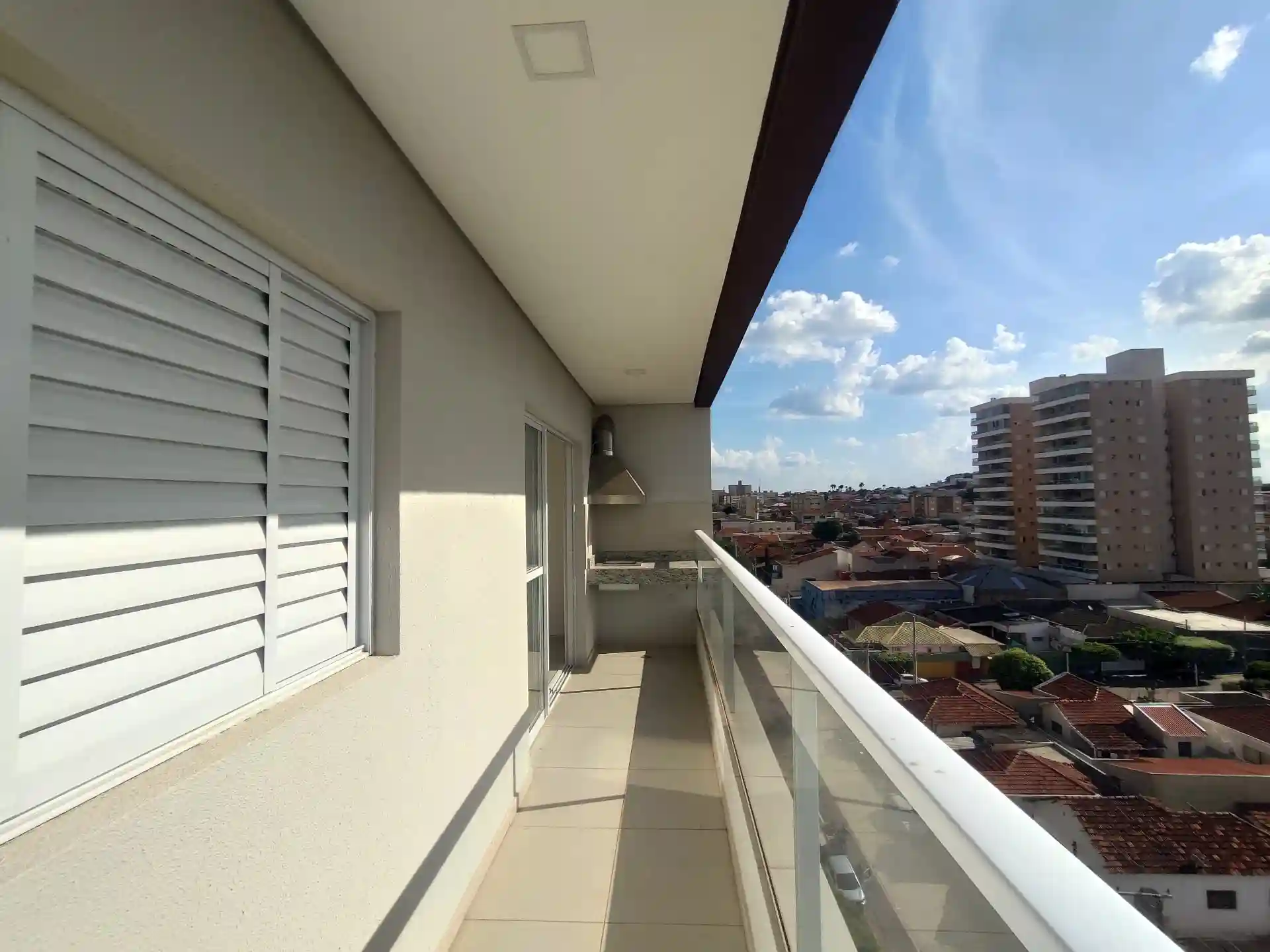 Apartamento com 2 quartos para aluguel, 76m² — foto 3 de 17