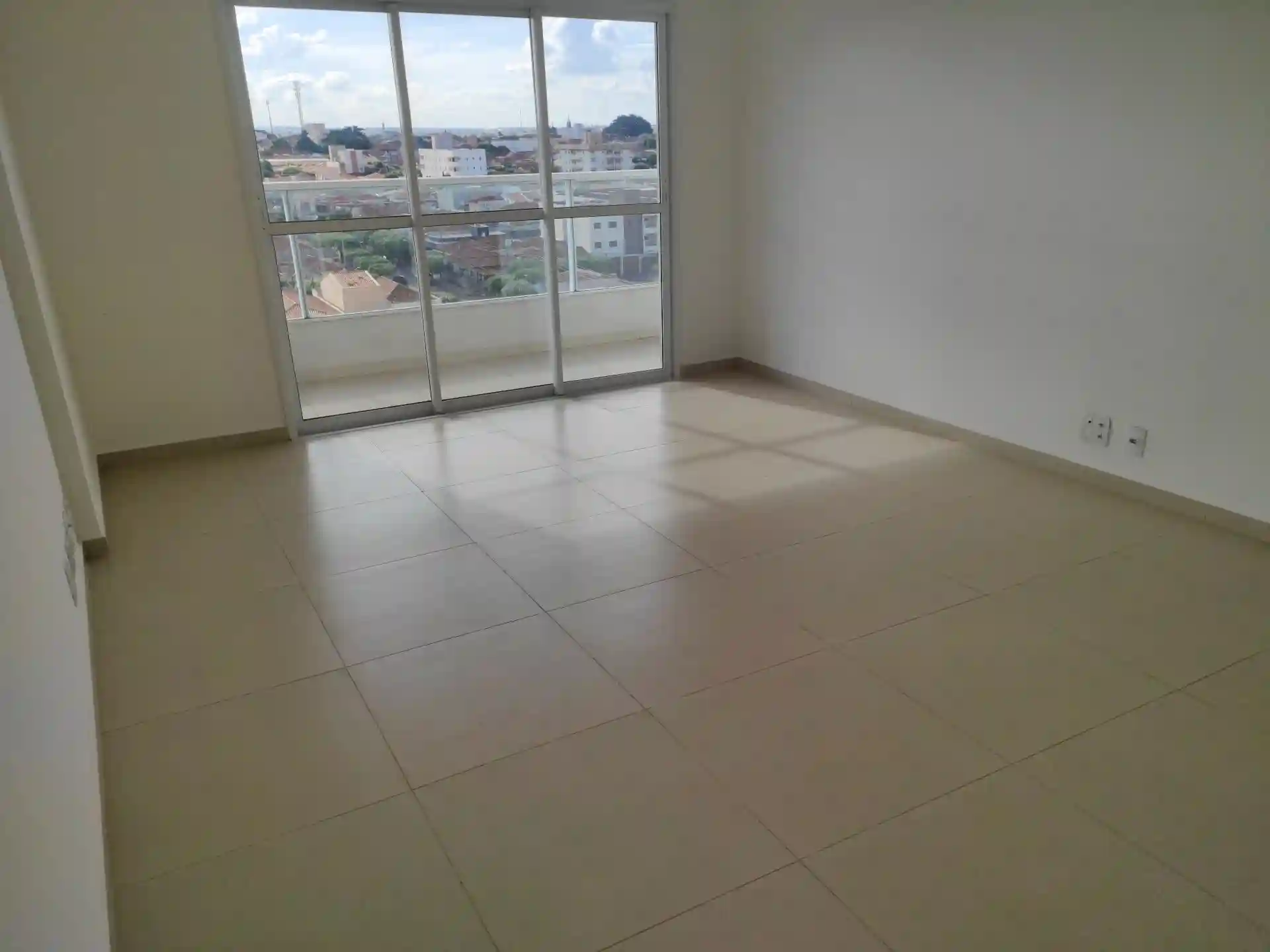 Apartamento com 2 quartos para aluguel, 76m² — foto 4 de 17