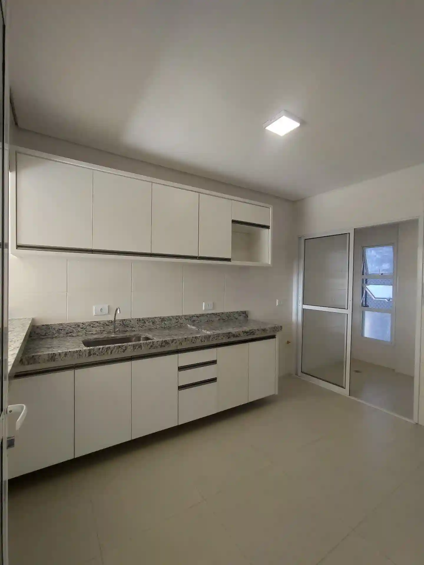 Apartamento com 2 quartos para aluguel, 76m² — foto 7 de 17