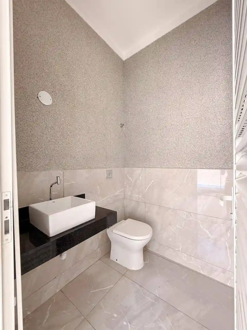Casa de Condomínio com 3 quartos à venda, 320m² — foto 8 de 18