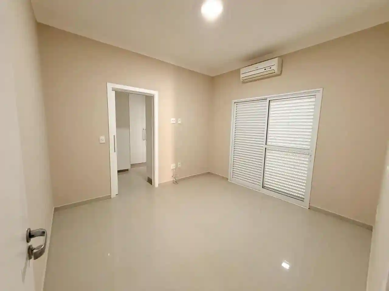 Casa de Condomínio com 3 quartos à venda, 320m² — foto 3 de 18
