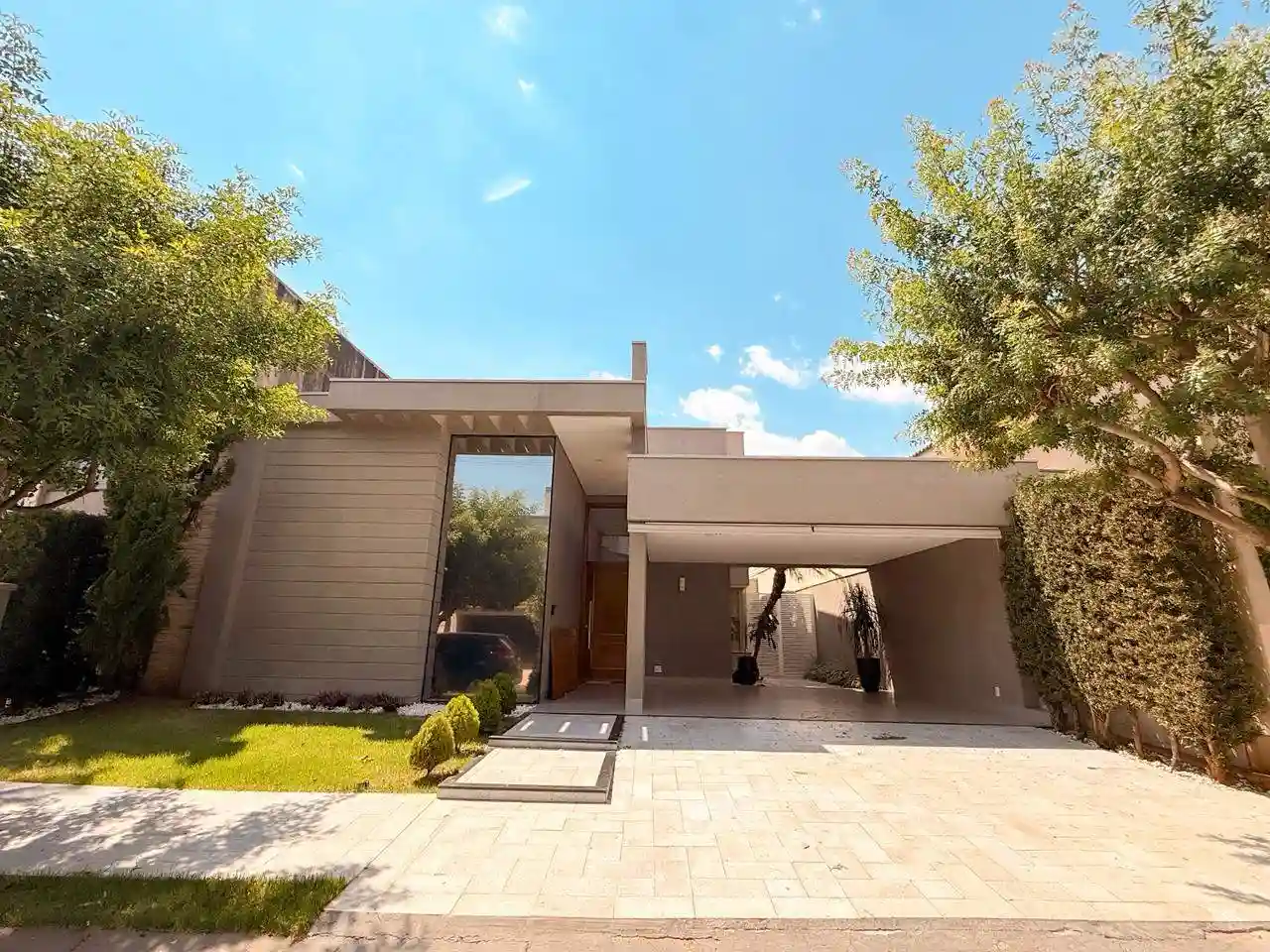 Casa de Condomínio com 3 quartos à venda, 320m² — foto 1 de 18