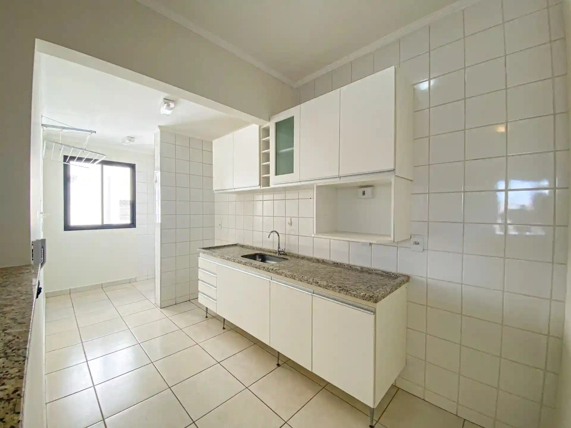 Apartamento com 2 quartos para aluguel, 70m² — foto 1 de 7
