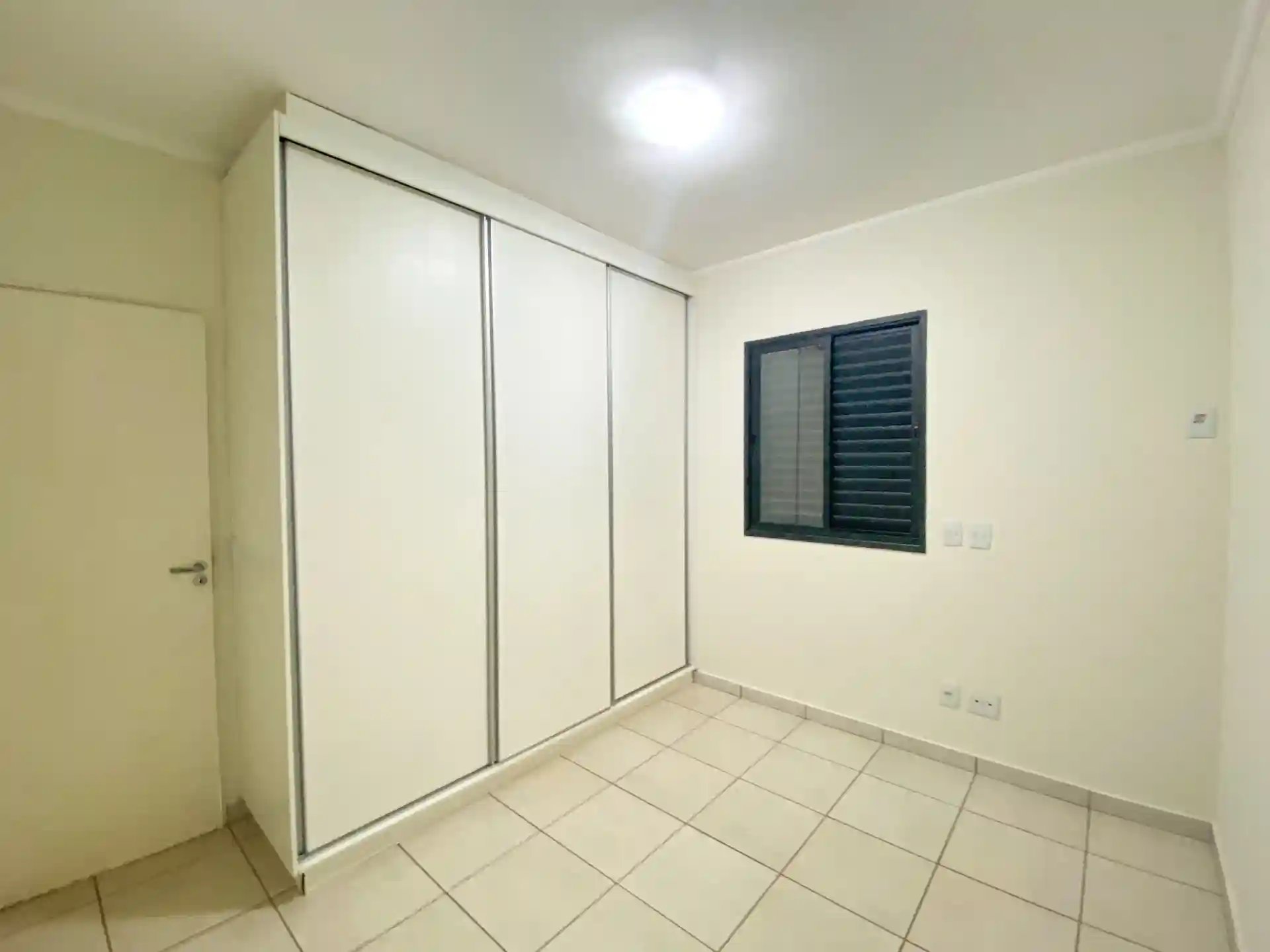 Apartamento com 2 quartos para aluguel, 70m² — foto 3 de 7