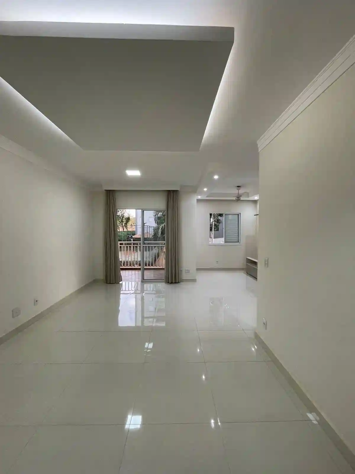 Apartamento com 2 quartos à venda, 77m² — foto 1 de 15