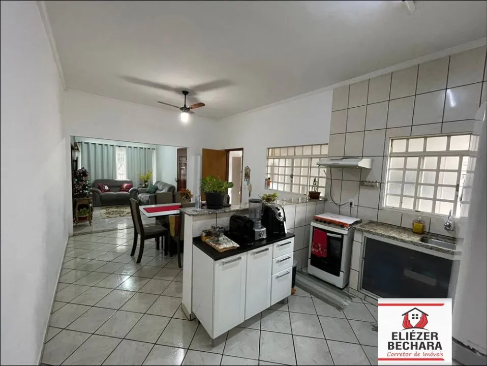 Casa à venda — foto 2 de 9