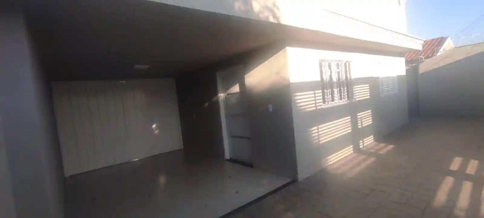 Casa com 3 quartos à venda, 180m² — foto 2 de 19