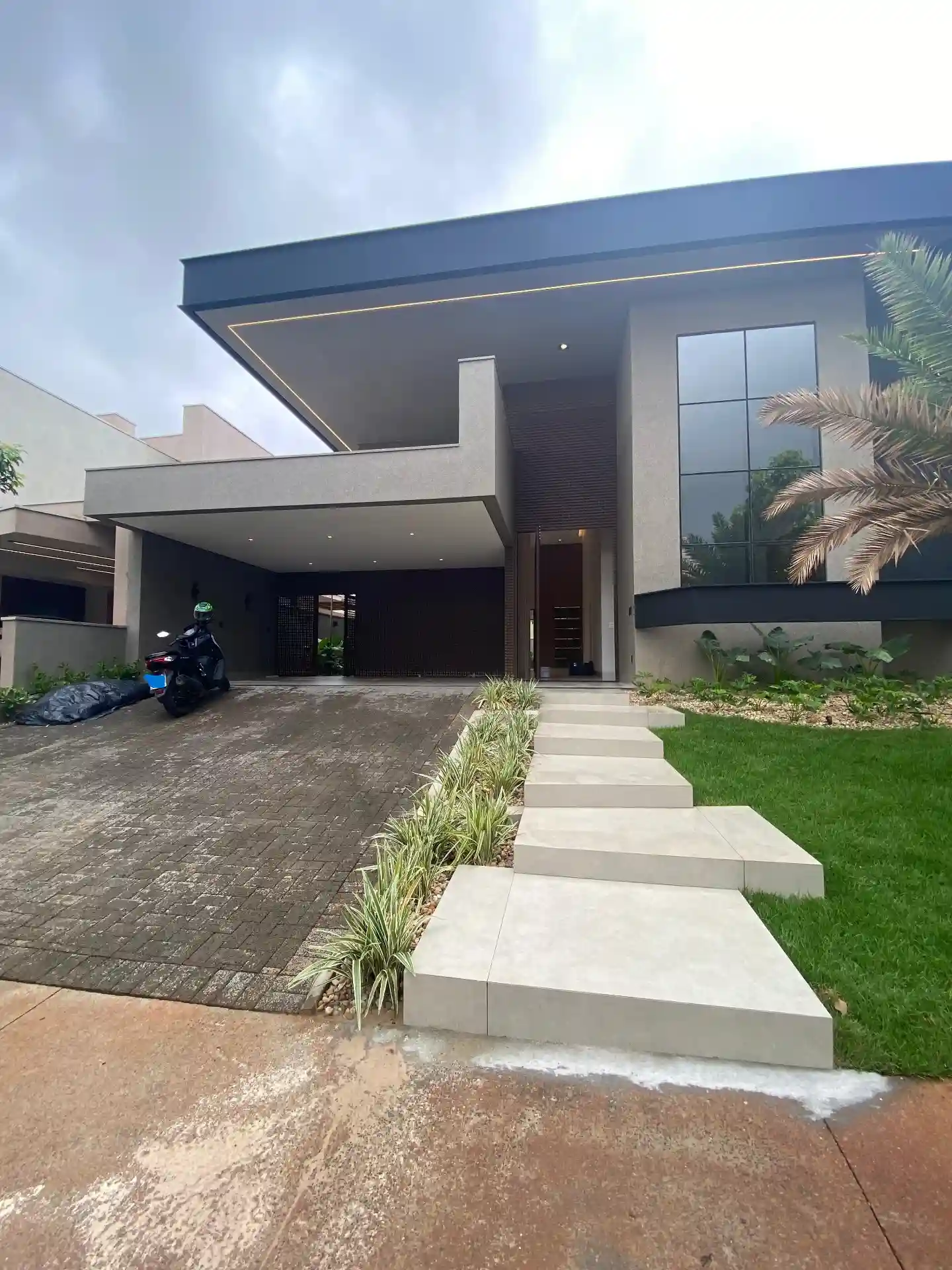 Casa de Condomínio com 3 quartos à venda, 477m² — foto 1 de 28