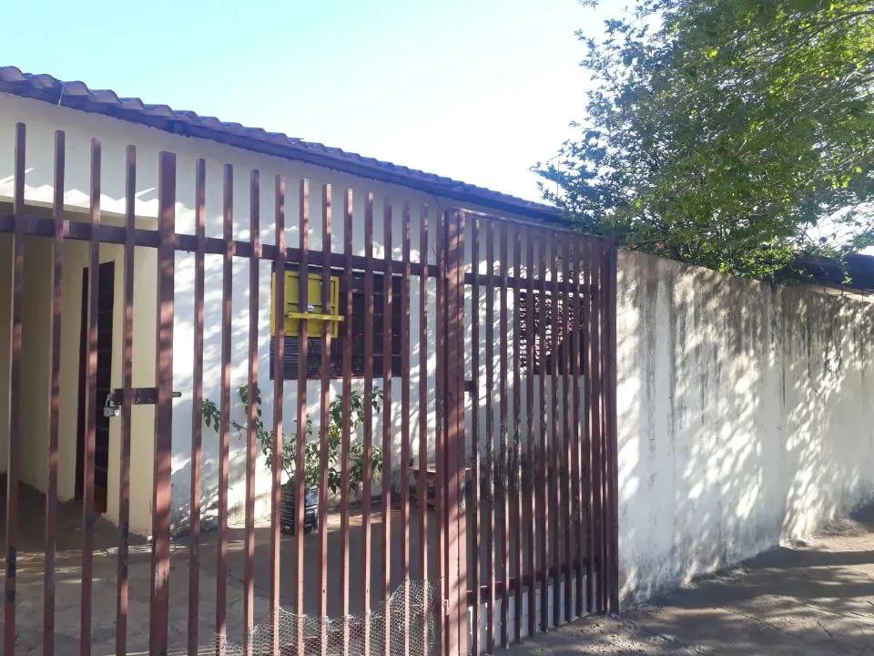 Casa à venda — foto 1 de 4
