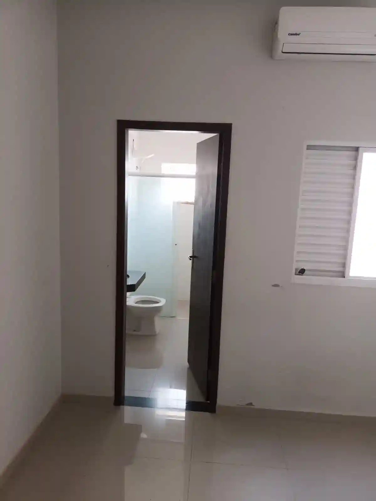 Casa de Condomínio com 3 quartos à venda, 253m² — foto 10 de 28