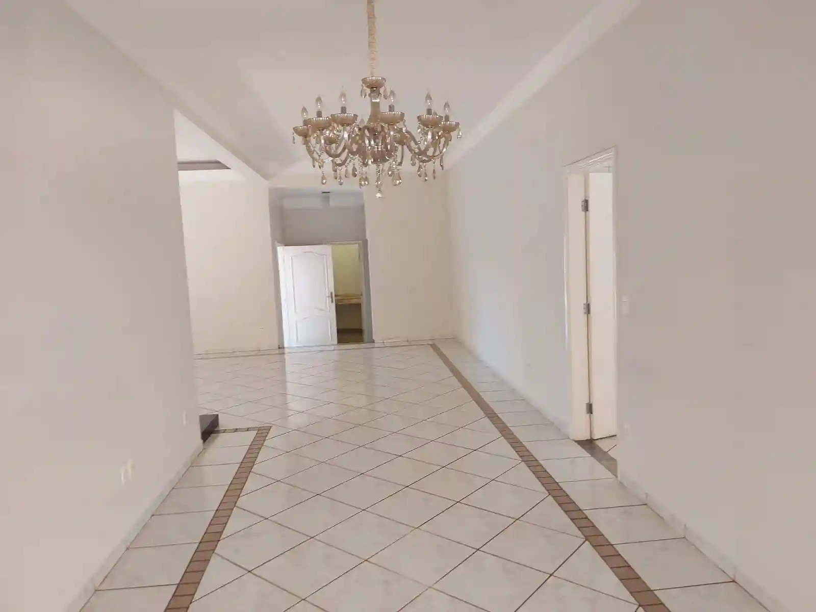 Casa de Condomínio com 3 quartos para aluguel, 250m² — foto 19 de 25
