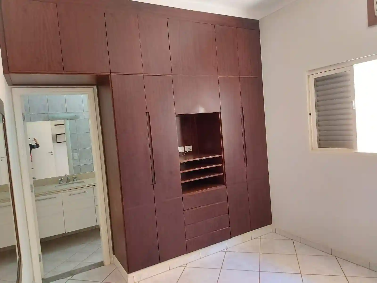 Casa de Condomínio com 3 quartos para aluguel, 250m² — foto 23 de 25